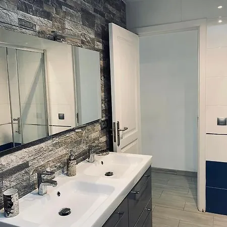 Luxury Two Bed Seaviews Διαμέρισμα *