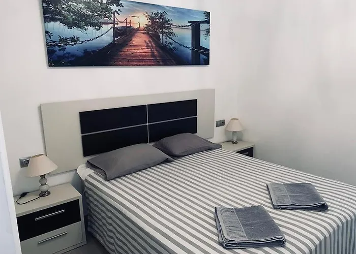 Luxury Two Bed Seaviews Apartmán