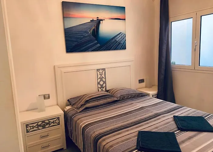 Luxury Two Bed Seaviews Apartmán *