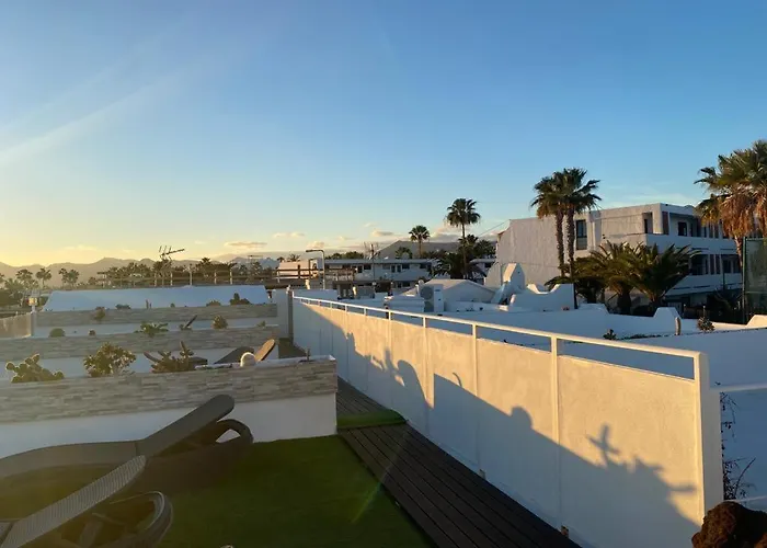 Apartamento Luxury Two Bed Seaviews Puerto del Carmen (Lanzarote)