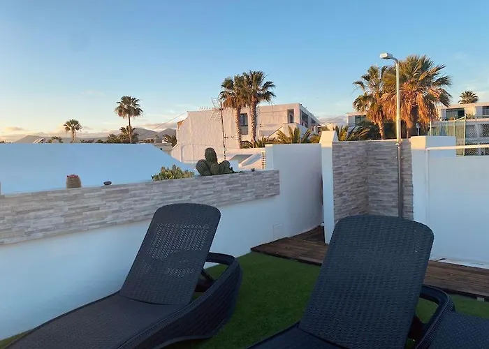 Luxury Two Bed Seaviews Apartmán